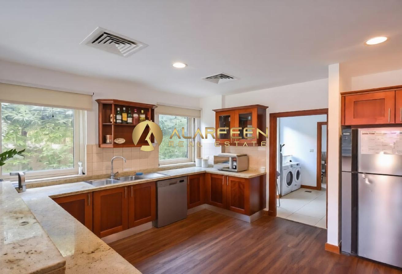 WELL KEPT 3-BR | PRIME LOCATION | LANDSCAPE GARDEN photo 9