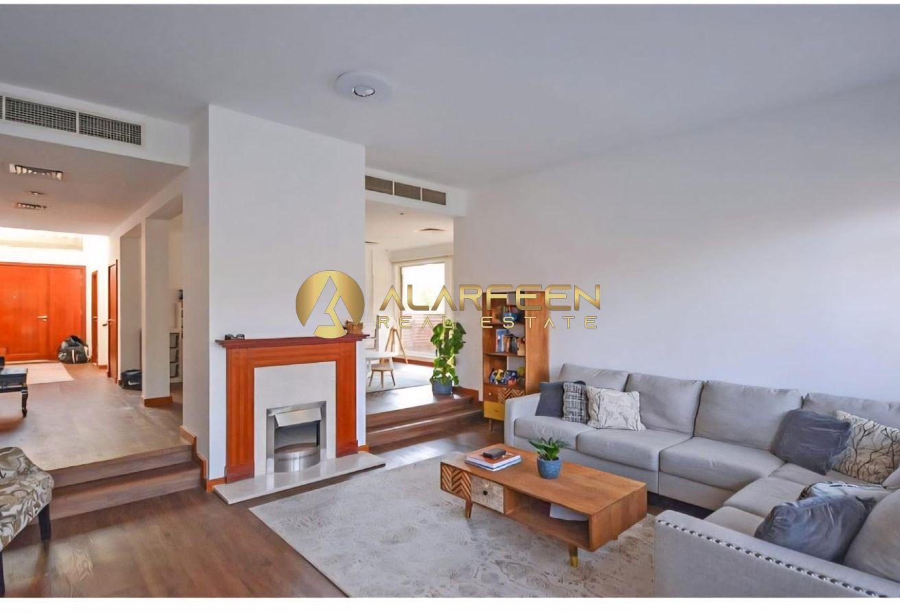 WELL KEPT 3-BR | PRIME LOCATION | LANDSCAPE GARDEN photo 3