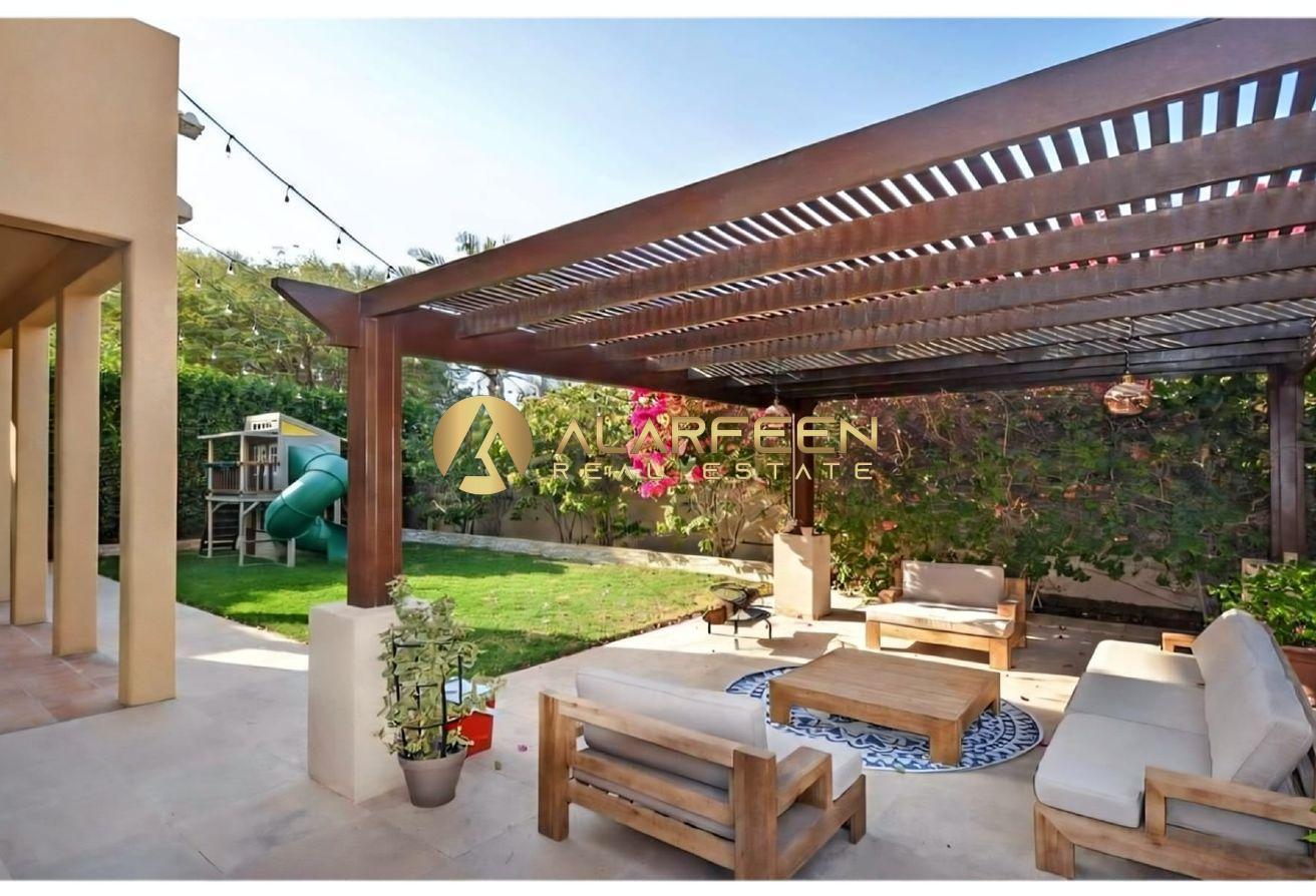 WELL KEPT 3-BR | PRIME LOCATION | LANDSCAPE GARDEN photo 4