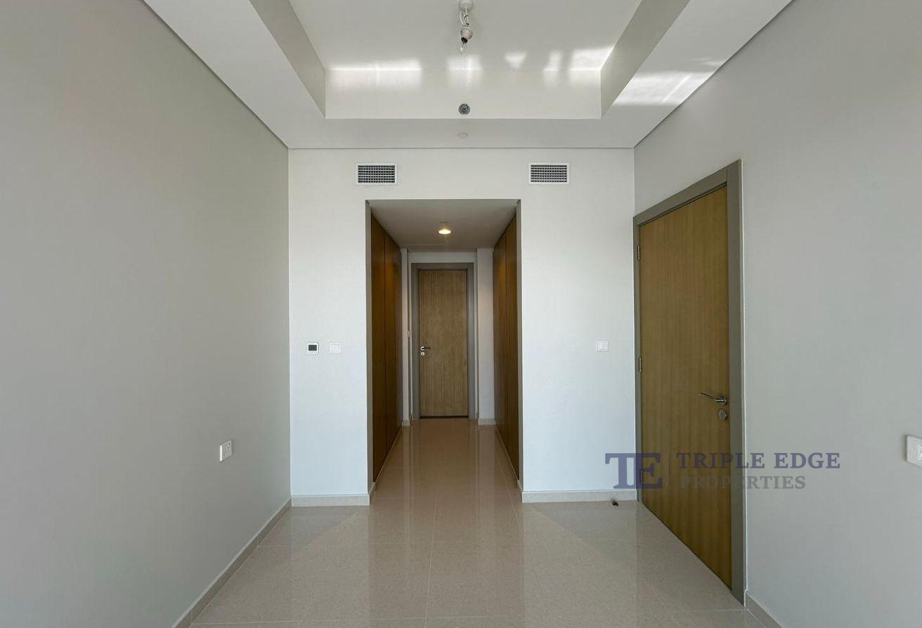 High-Floor 1BR | Furnished| City & Pool View photo 2