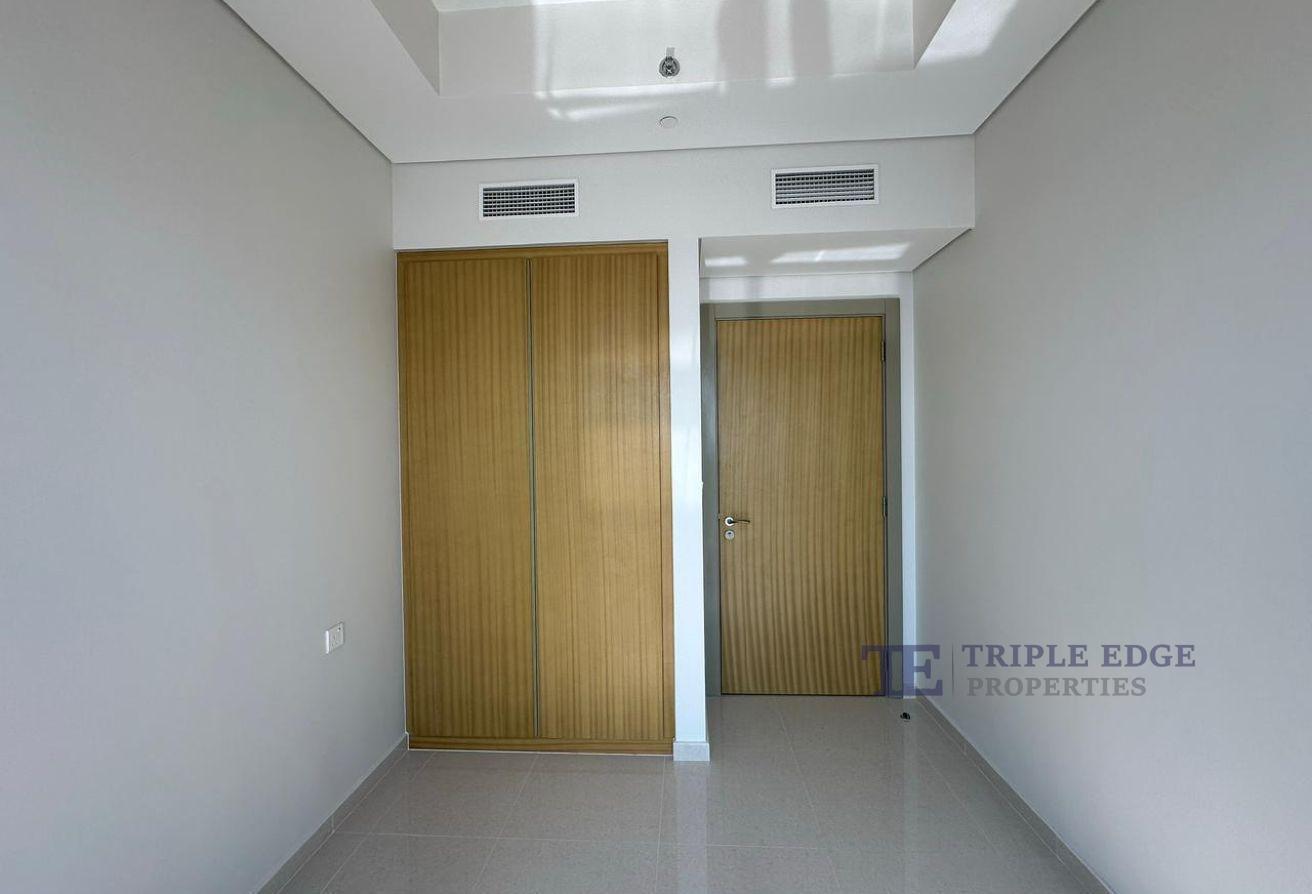 High-Floor 1BR | Furnished| City & Pool View photo 3