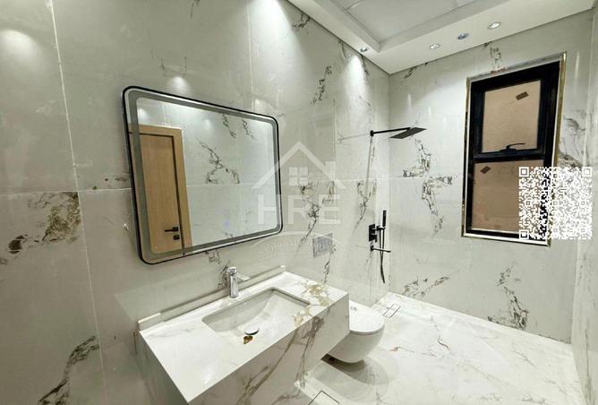 84087300 - Property Image 3