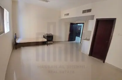 Apartment - 1 Bathroom for rent in Fire Station Road - Muwaileh - Sharjah