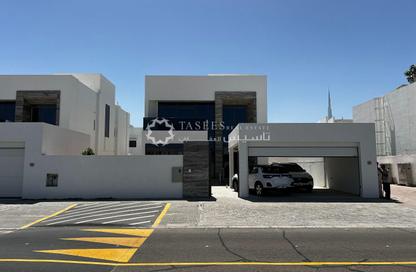 Villa - 4 Bedrooms - 5 Bathrooms for rent in Jumeirah 1 - Jumeirah - Dubai Villa - 4 Bedrooms - 5 Bathrooms for rent in Jumeirah 1 - Jumeirah - Dubai
