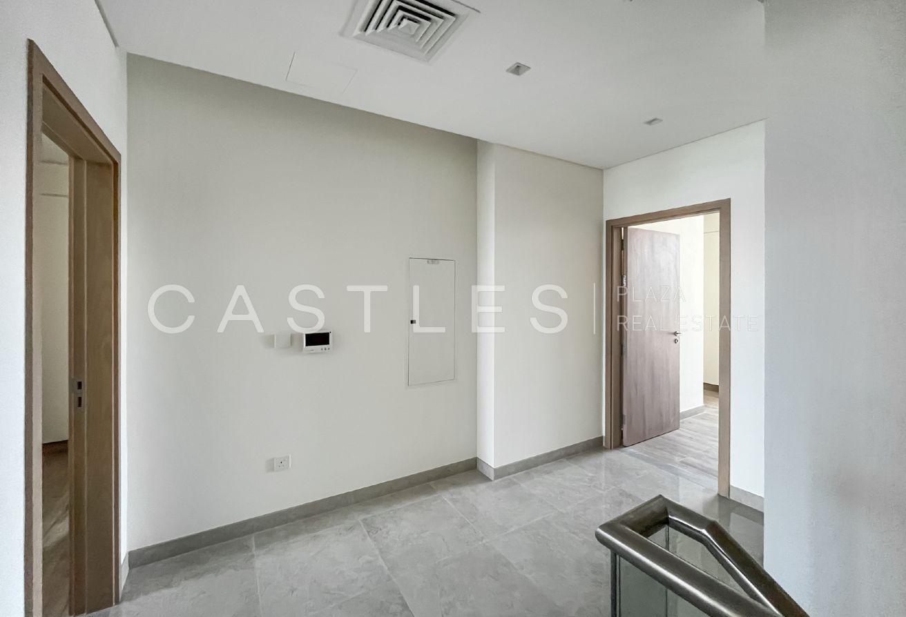 Spacious 4 Bedroom Villa | For Rent photo 10