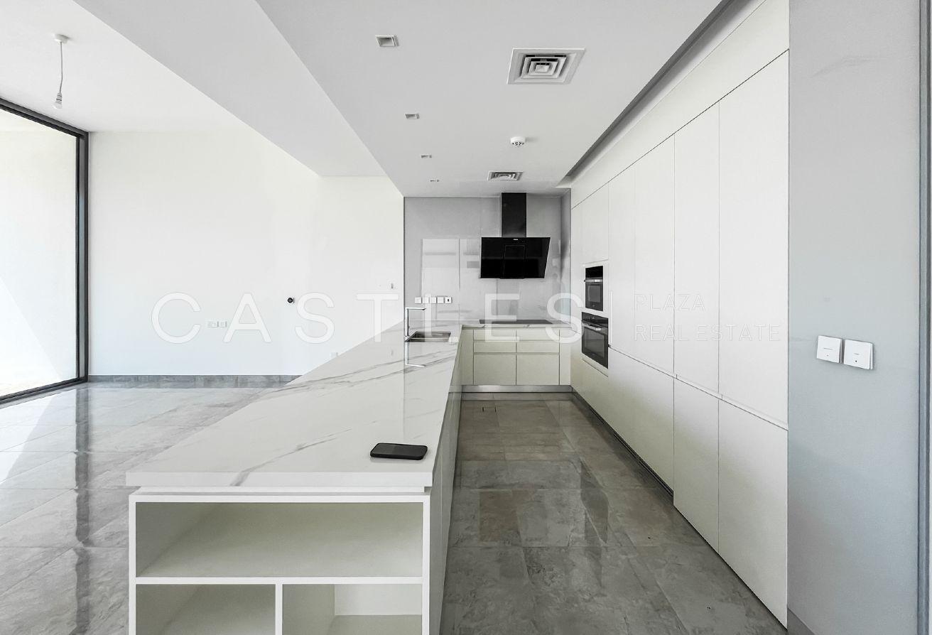 Spacious 4 Bedroom Villa | For Rent photo 5