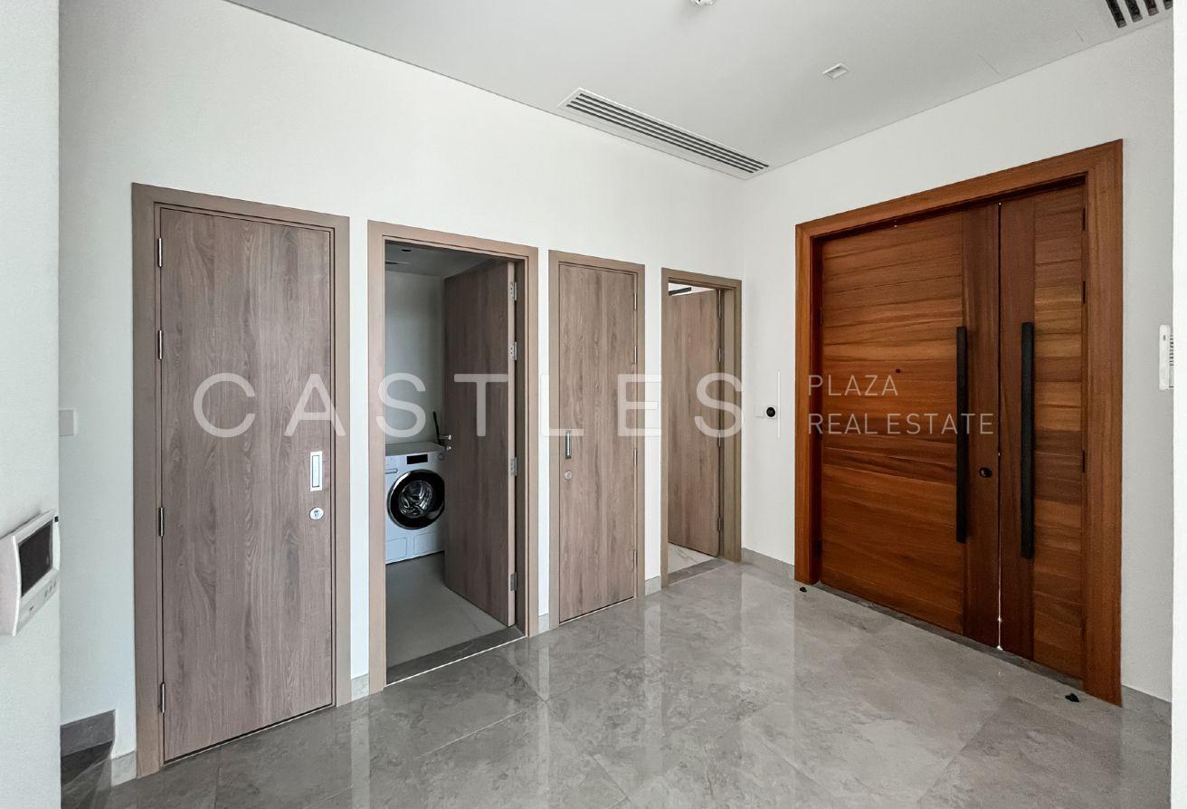 Spacious 4 Bedroom Villa | For Rent photo 6