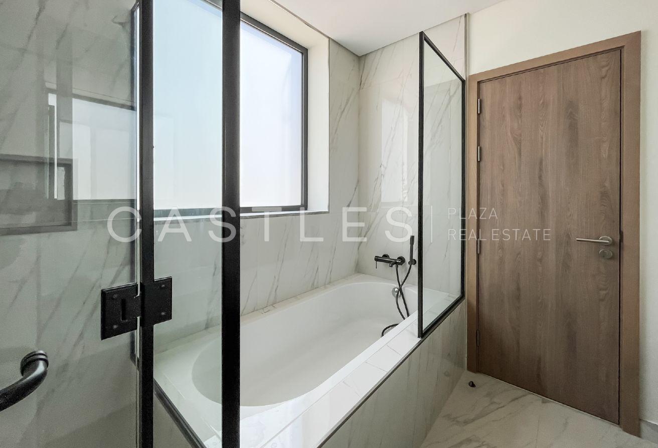 Spacious 4 Bedroom Villa | For Rent photo 16