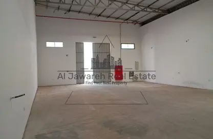 مستودع - استوديو - 1 حمام للايجار في أم درع - أم القيوين