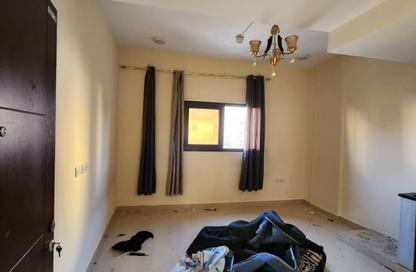 Apartment - Studio - 1 Bathroom for rent in Al Butina 9 Building - Al Butina - Sharjah Apartment - Studio - 1 Bathroom for rent in Al Butina 9 Building - Al Butina - Sharjah