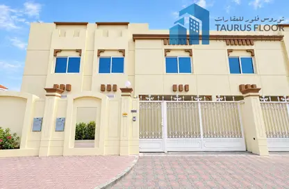 Villa - 3 Bedrooms - 5 Bathrooms for rent in Jumeirah 1 Villas - Jumeirah 1 - Jumeirah - Dubai