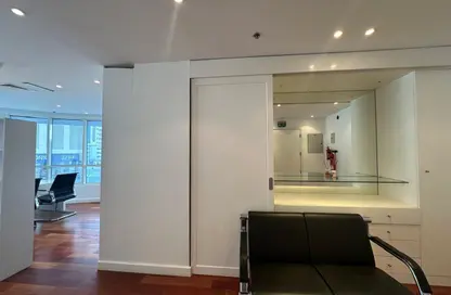 مكتب - 2 غرف نوم - 2 حمامات للايجار في برج الملكة - القصباء - الشارقة