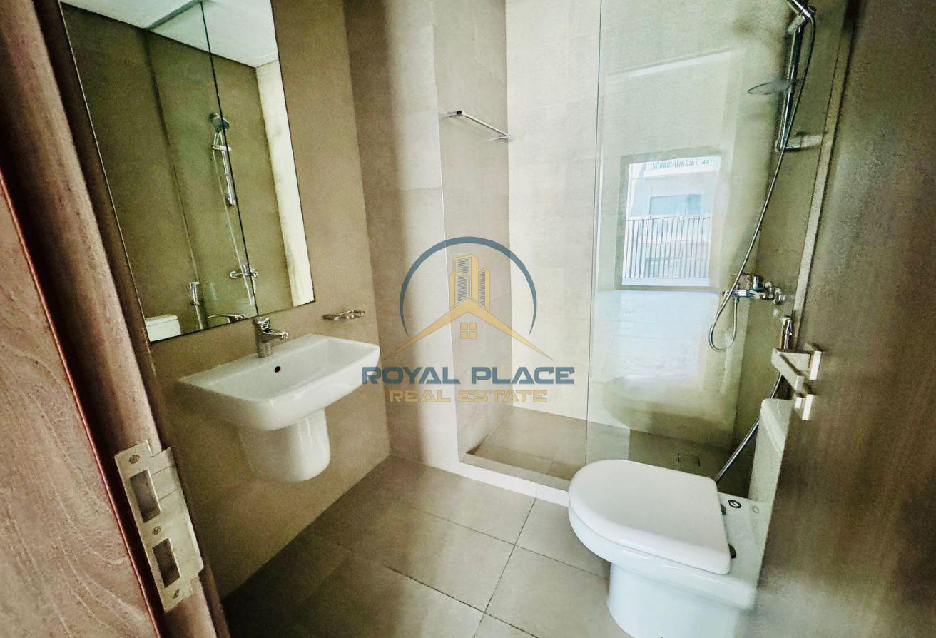 STAFF & FAMILY | UNFURNISHED | MIDDLE FLOOR photo 10