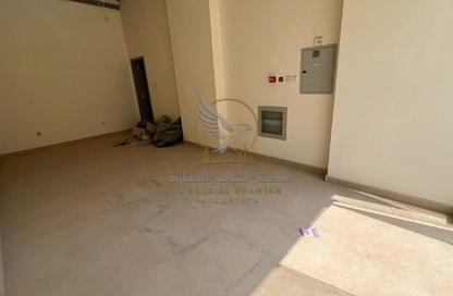 Shop - Studio - 1 for rent in Al Qulaya'ah - Al Sharq - Sharjah