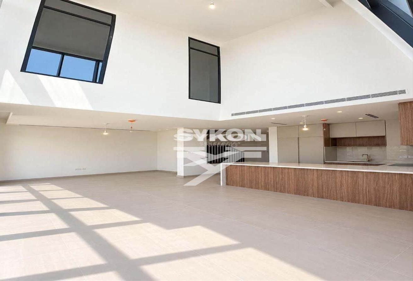Large Corner Plot | 4 Bedroom + Maid | Unfurnished photo 3