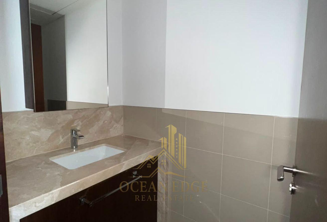 Spacious 3BR | Unfurnished | Mid Floor photo 8