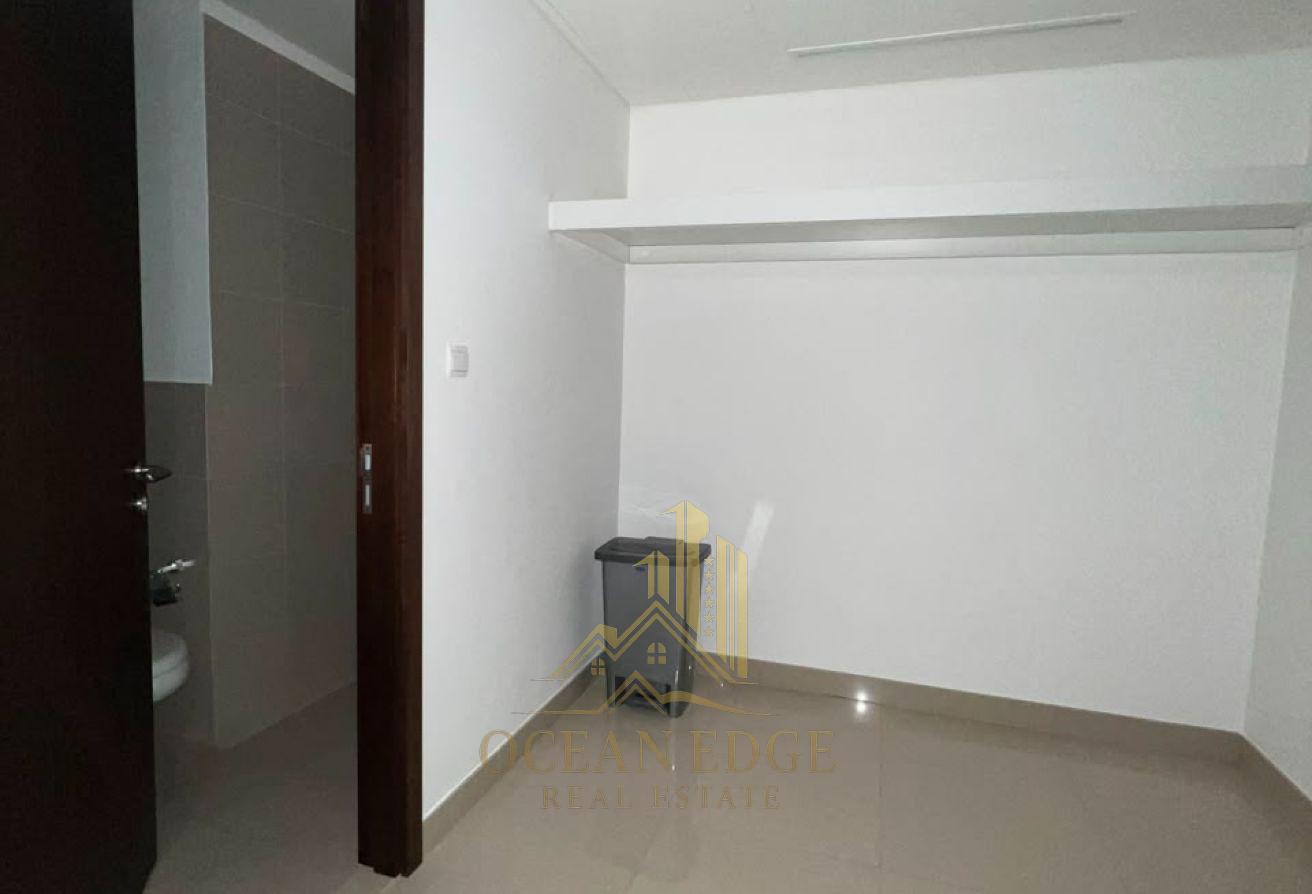 Spacious 3BR | Unfurnished | Mid Floor photo 12