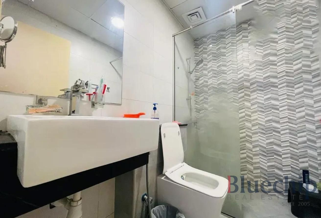 Bright and Spacious | Modern Living | Book Now photo 8