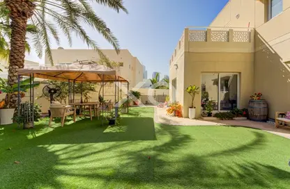 Villa - 4 Bedrooms - 5 Bathrooms for rent in Meadows 1 - Meadows - Dubai