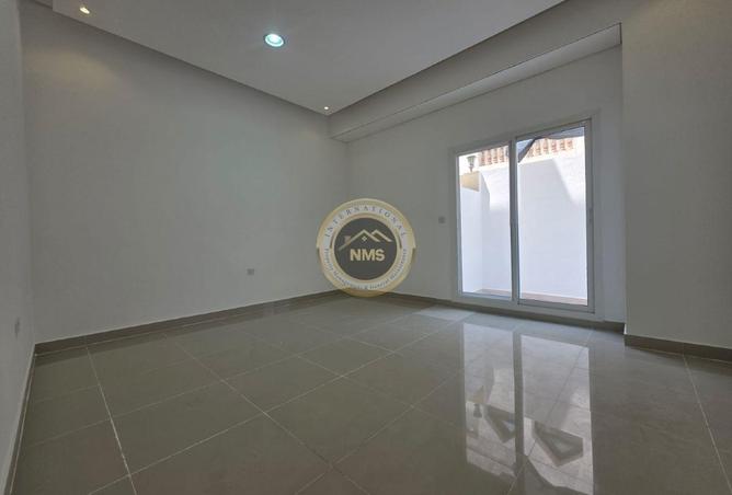 121548001 - Property Image 2