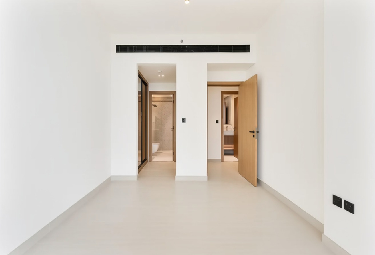 VACANT SOON | POOL | OPEN VIEW gallery image