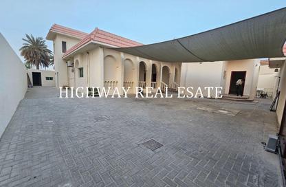 Villa - 5 - 6 for rent in Al Tarfa - Mughaidir - Sharjah