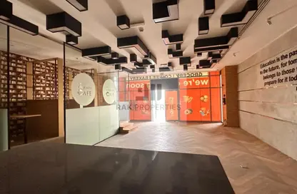 Retail - Studio - 4 Bathrooms for rent in Julphar Commercial Tower - Julphar Towers - Al Nakheel - Ras Al Khaimah