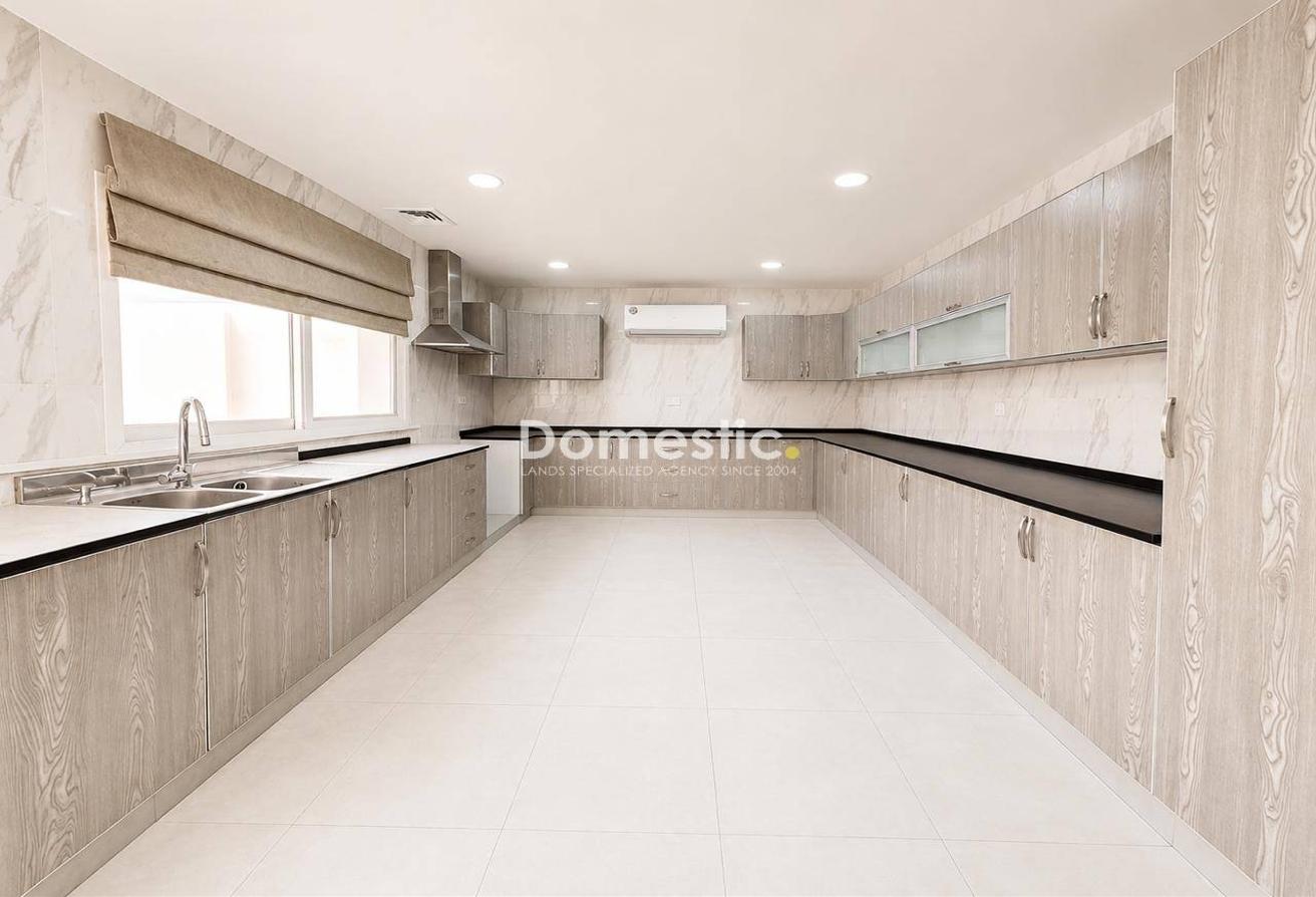 SPACIOUS 5 BR I MAID AND POOL I OUTDOOR KITHCEN photo 3