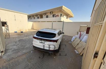 Warehouse - Studio - 1 Bathroom for rent in Al Sajaa Industrial - Al Sajaa - Sharjah