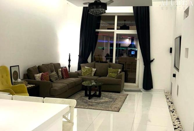 Renovated 2BR | Large Terrace | Fox Hill 4