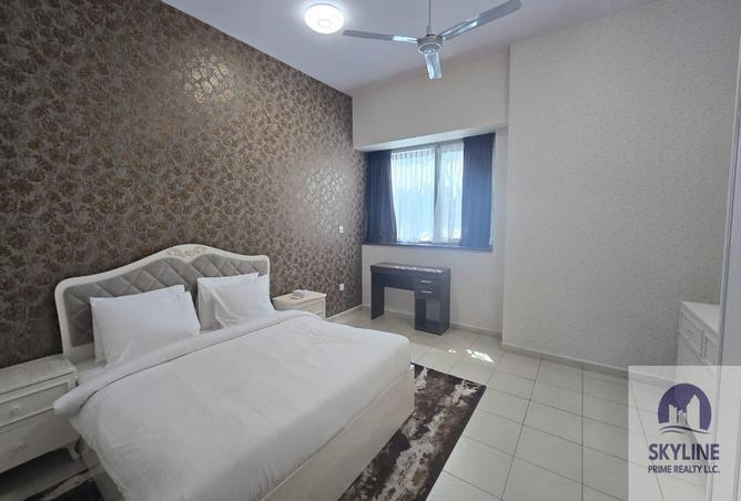Spacious Layout | Near Metro | Vacant