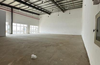 Show Room - Studio - 2 Bathrooms for rent in Umm Al Thuoob - Umm Al Quwain