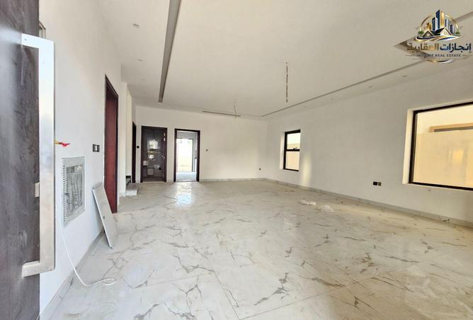 126560000 - Property Image 3