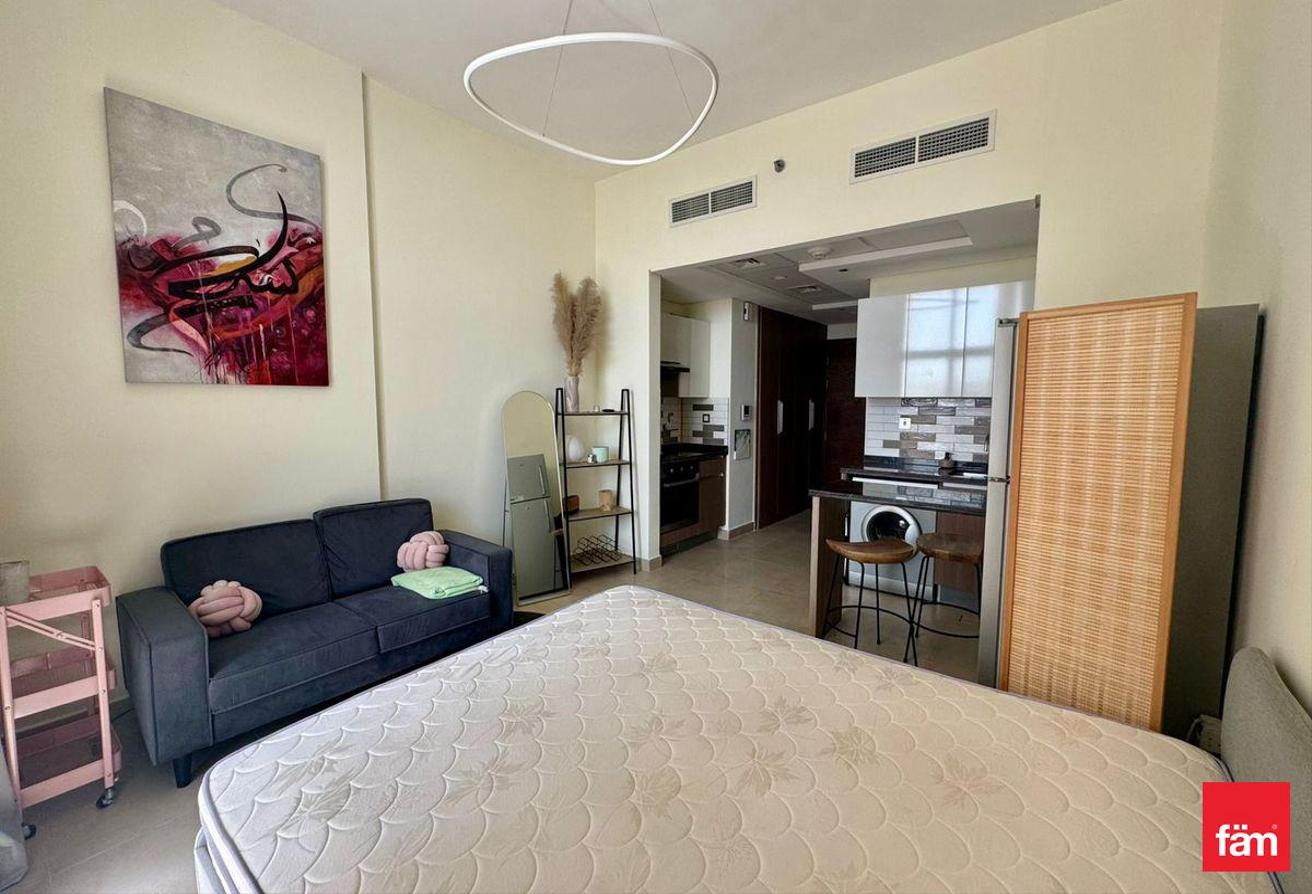 Furnished | Chiller Free | Near Bus Stop photo 3