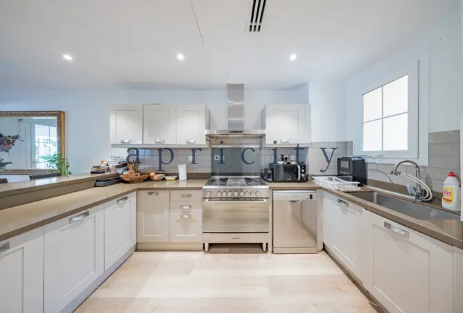145959467 - Property Image 3