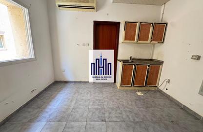 Apartment - Studio - 1 Bathroom for rent in Muwaileh 3 Building - Muwaileh - Sharjah