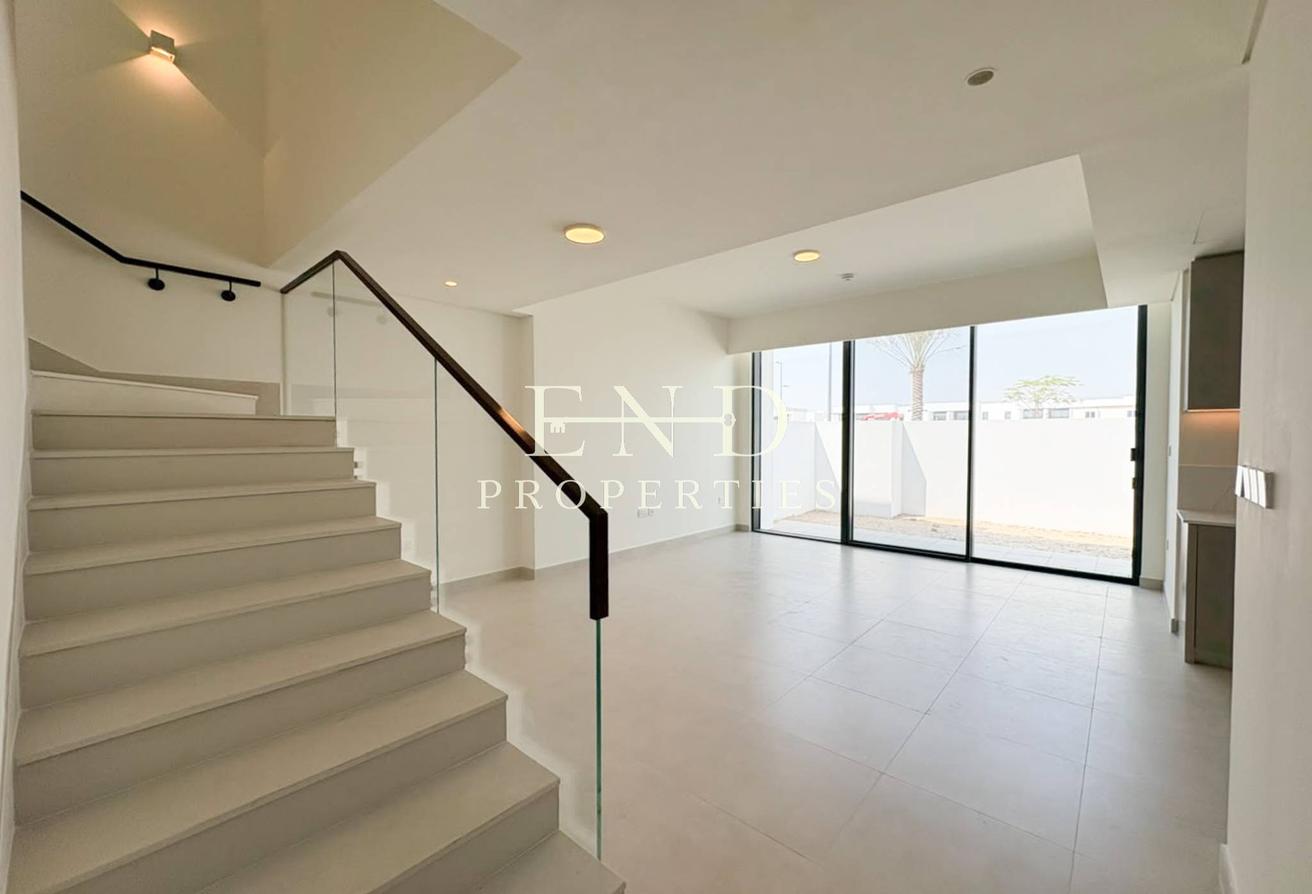 Brand New | 4BR + Maid | Large Plot photo 5