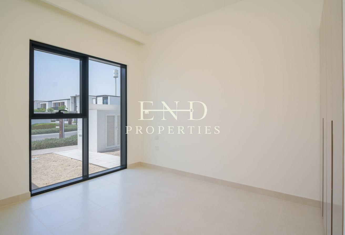 Brand New | 4BR + Maid | Large Plot photo 12