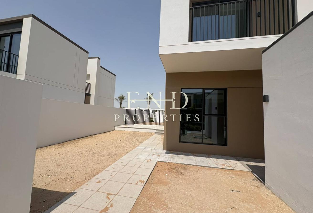 Brand New | 4BR + Maid | Large Plot photo 16