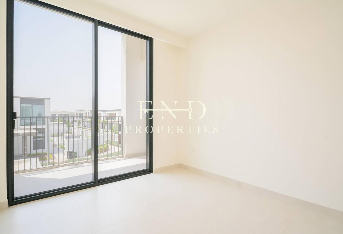 Brand New | 4BR + Maid | Large Plot photo 8