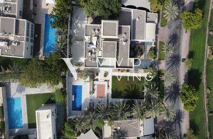 Villa - 5 - 6 for sale in Sector E - Emirates Hills - Dubai Villa - 5 - 6 for sale in Sector E - Emirates Hills - Dubai