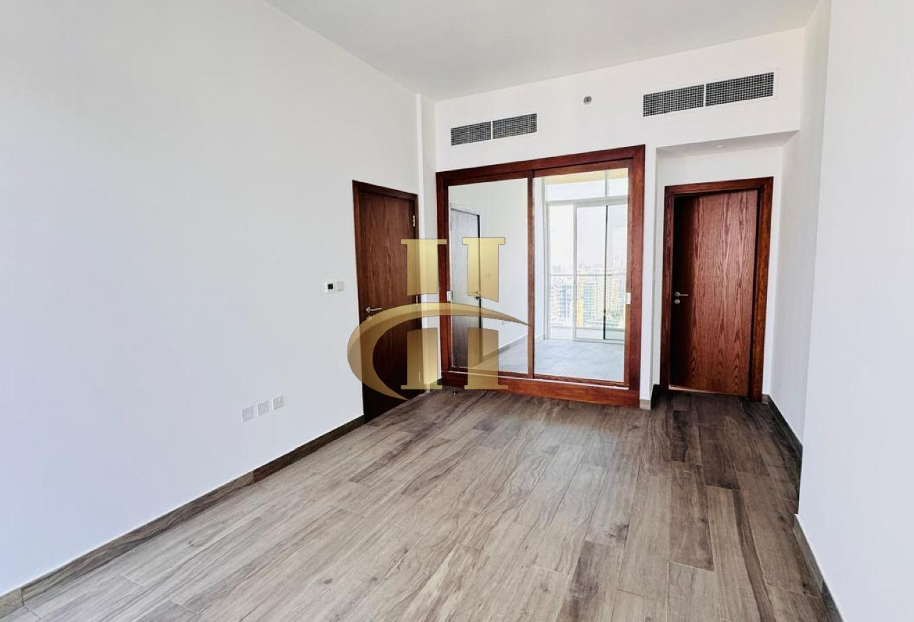 Spacious | Massive Layout | High floor | Premium photo 4