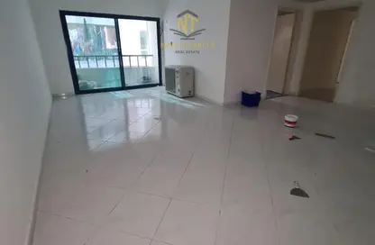 Apartment - 2 Bedrooms - 2 Bathrooms for rent in Thuraya Al Majaz Building - Al Majaz 3 - Al Majaz - Sharjah