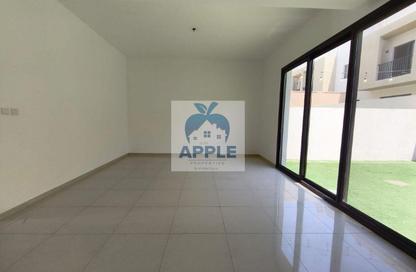 Apartment - 3 - 4 for rent in Nasma Residence - Al Tai - Sharjah