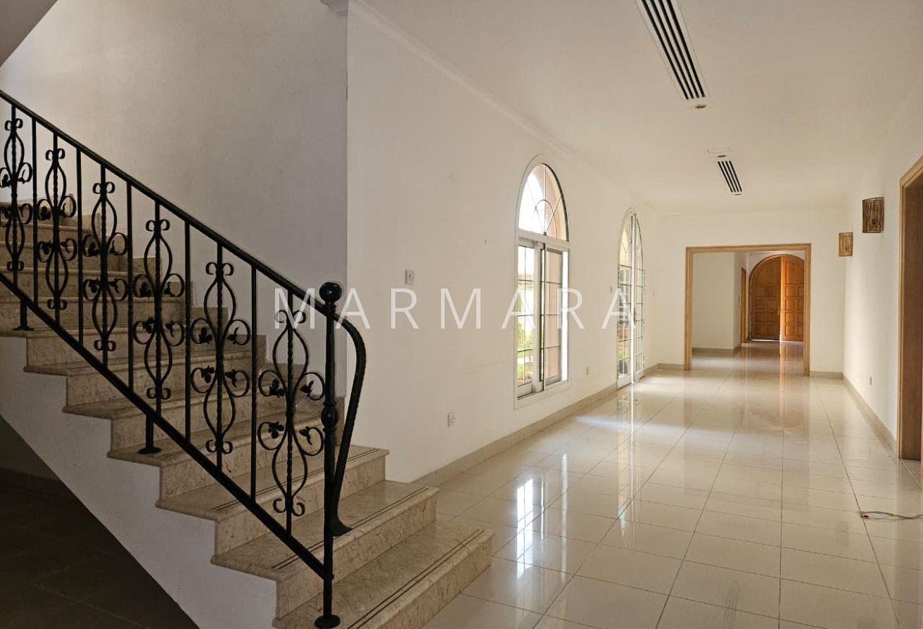 Spacious Independent villa | Swimmingpool | Garden photo 13