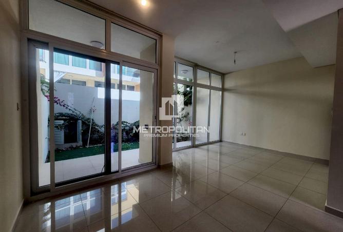 69496345 - صورة العقار 3