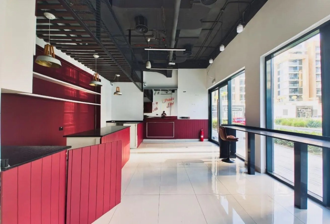 High-Visibility Retail Shop | Fully fitted |Vacant — image 13