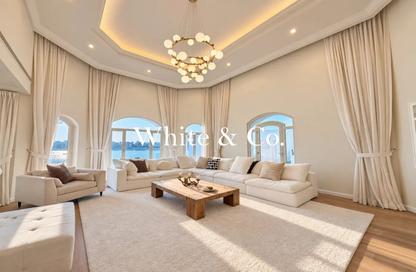 Villa - 4 - 6 for rent in Garden Homes Frond P - Garden Homes - Palm Jumeirah - Dubai
