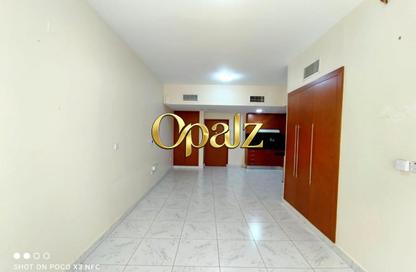 Apartment - Studio - 2 for rent in Golden Sands 12 - Al Mankhool - Bur Dubai - Dubai