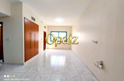 Apartment - Studio - 2 for rent in Golden Sands 12 - Al Mankhool - Bur Dubai - Dubai